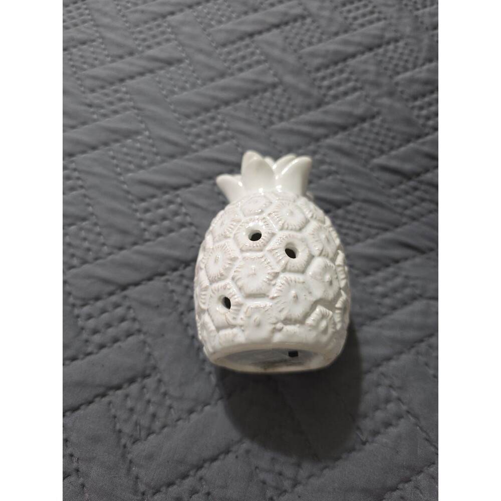 Mud Pie 5" LED Light Up Pineapple Sitter Ceramic Batteries Included White/Brown